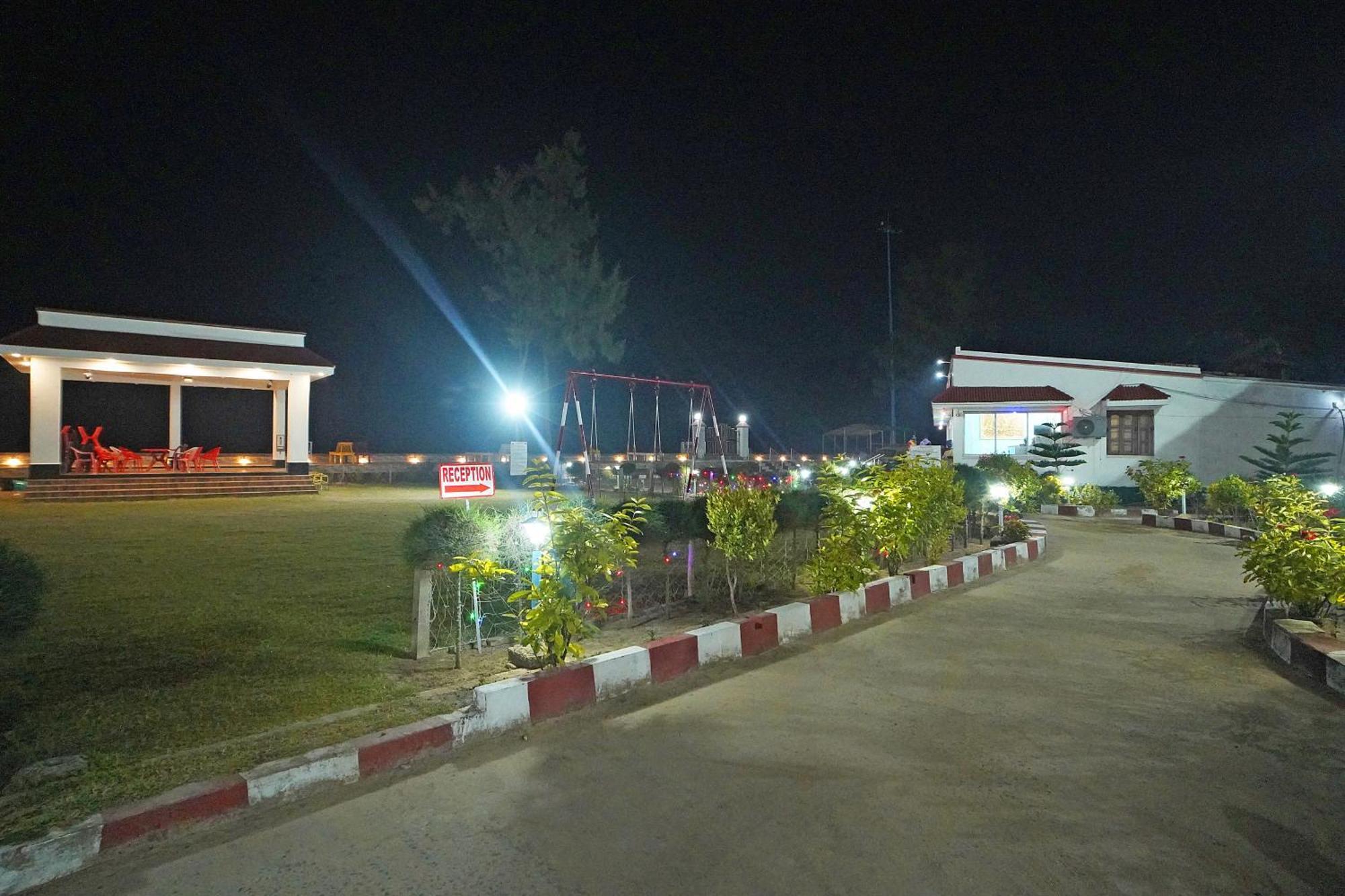 Santiniketan Hotel And Resort !! On Beach Family Resort !! ماندارموني المظهر الخارجي الصورة