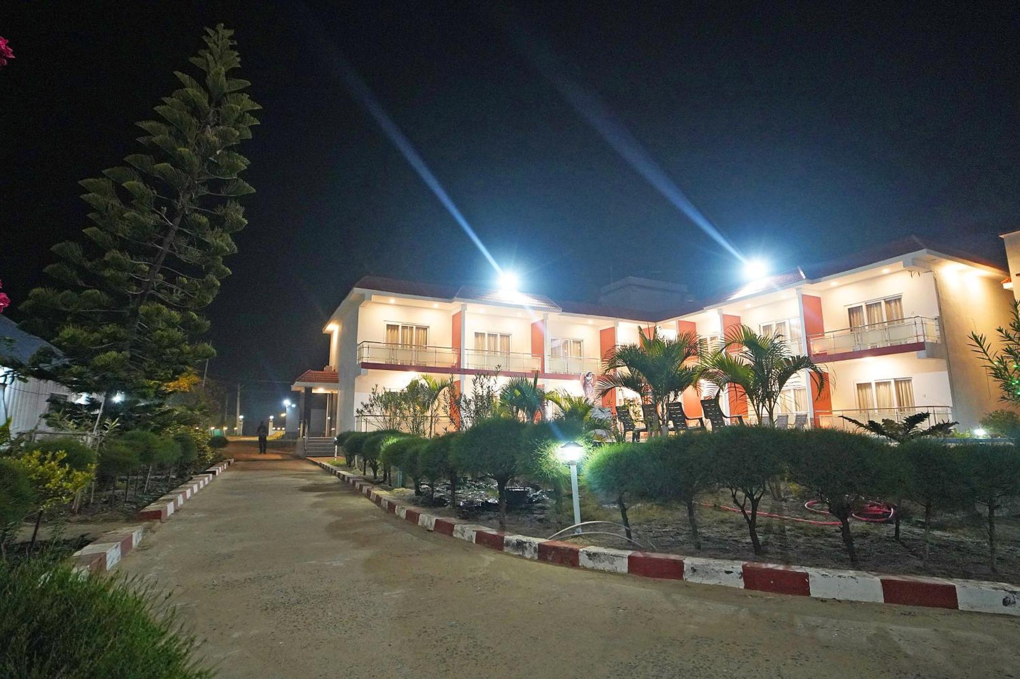 Santiniketan Hotel And Resort !! On Beach Family Resort !! ماندارموني المظهر الخارجي الصورة